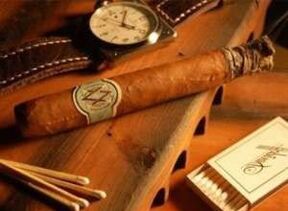 How to smoke the cigar correctly